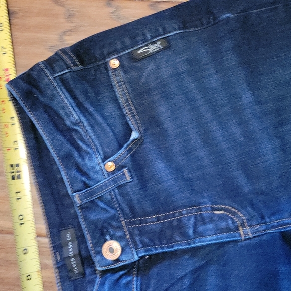 Silver Jeans - Picture 4 of 9